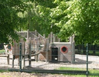 Klettergerüst im Außenbereich vom Kindergarten Seehausen